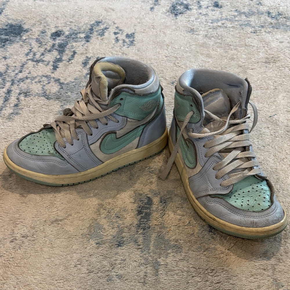 High-Top Sneakers in Gray and Teal